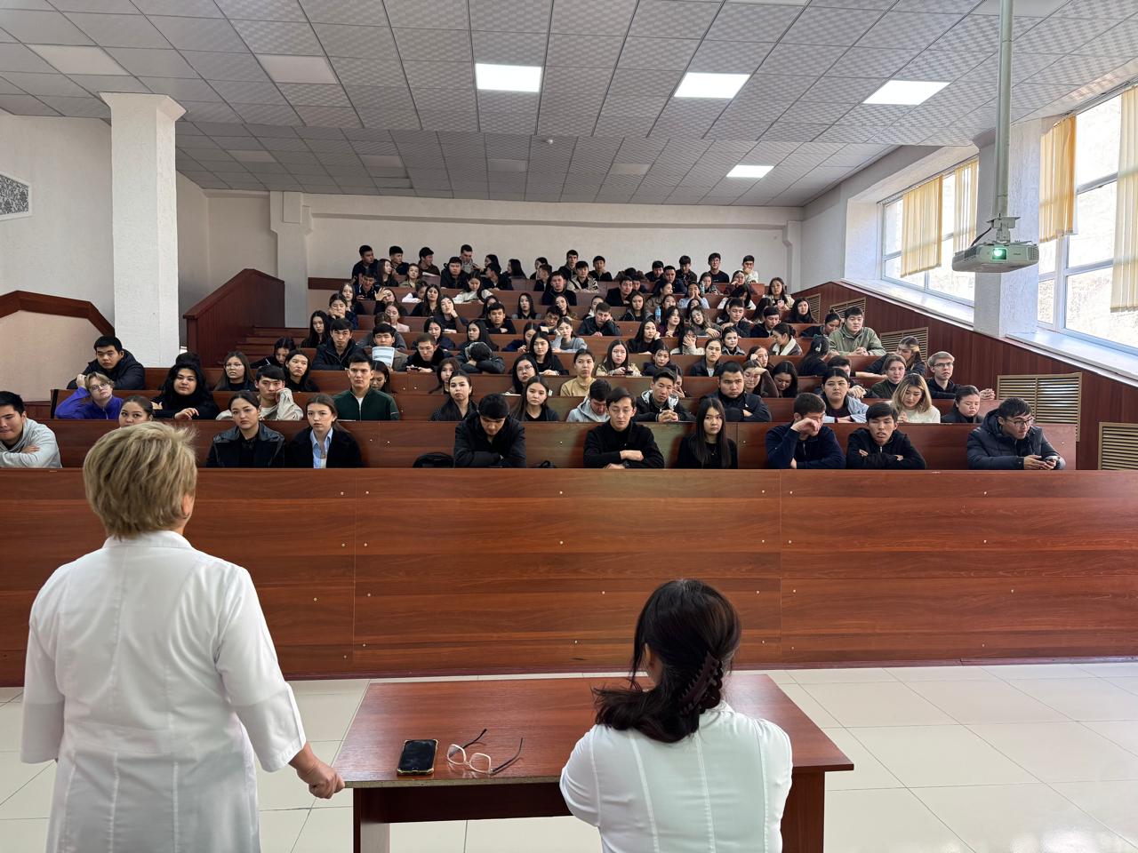 Экология мамандығы студенттеріне АИТВ туралы ақпараттық дәріс өтті