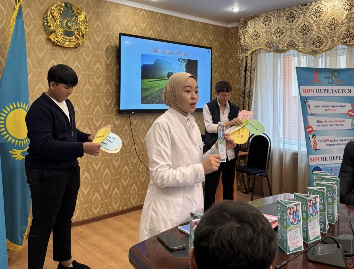 “Парасат” колледжі студенттерімен АИТВ жөніндегі ақпараттық кездесу