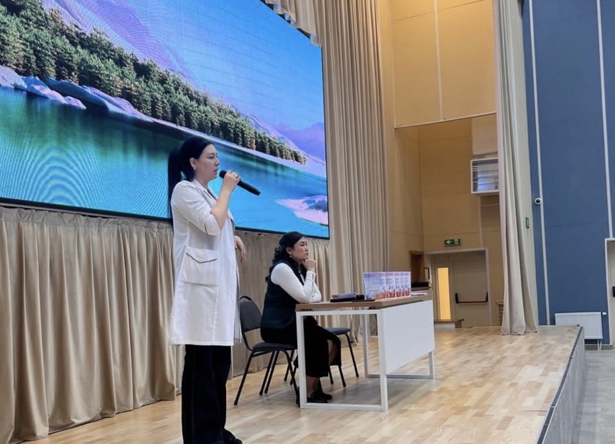 Тараз қаласындағы №69 орта мектебінде АИТВ бойынша дәріс оқылды